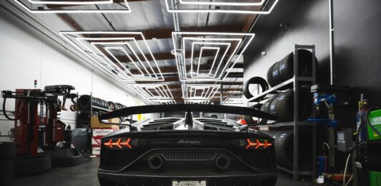 Best Garage Lighting UK 2026 — LED lights for Every Garage best garage lighting UK
