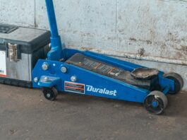 Best Trolley Jacks UK 2026 — Safe Lifting for Every Garage