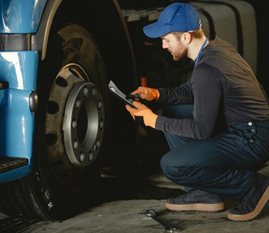 Best Workwear for Mechanics UK 2026 — Tough, Practical and Built for the Trade best mechanic workwear UK